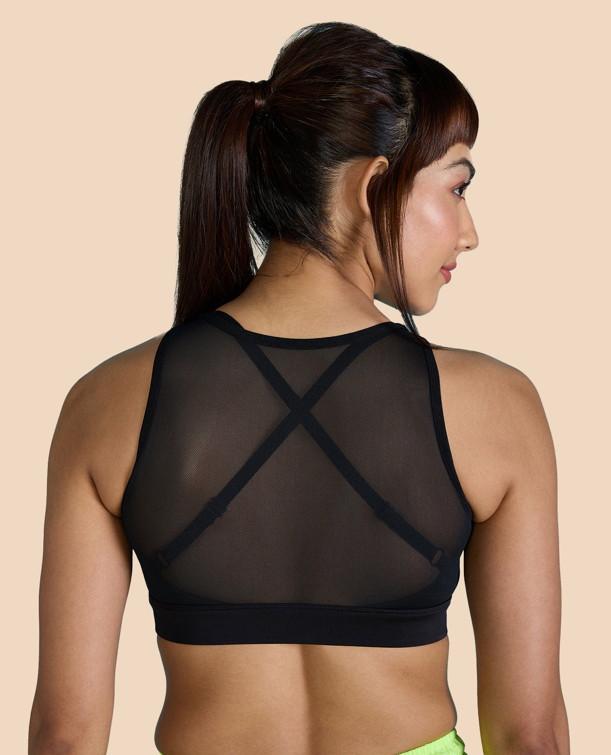 Kica Full Coverage High Support Sports Bra With High Neck