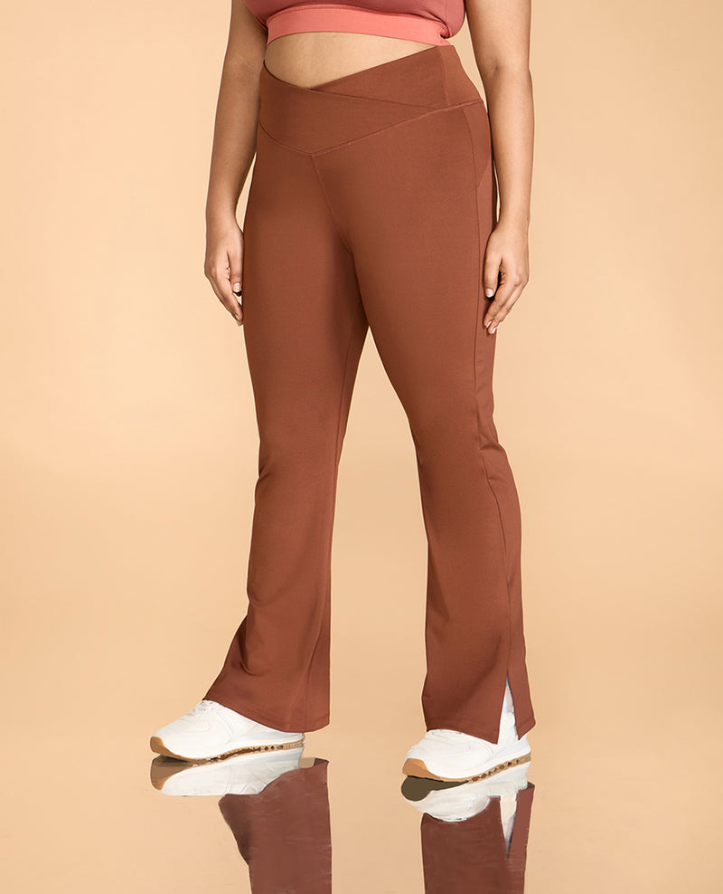 Criss-Cross Flare Pants in Second SKN