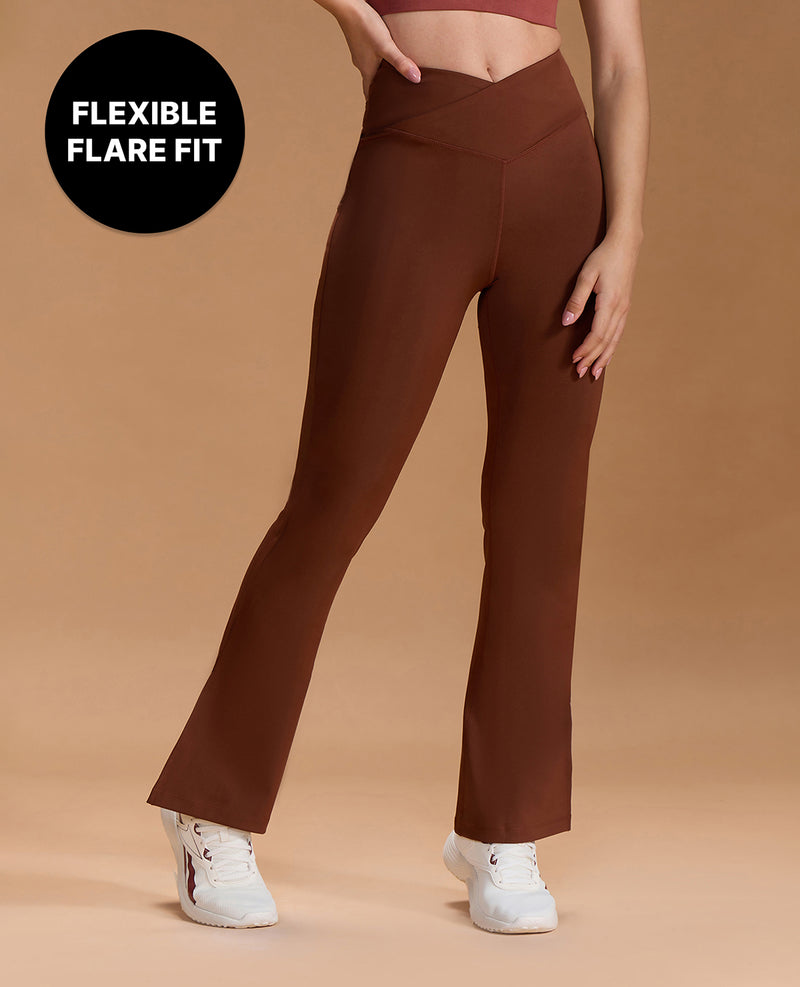 Criss-Cross Flare Pants in Second SKN