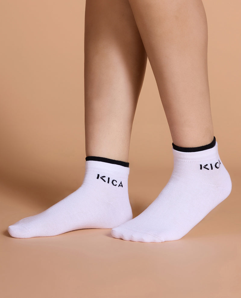 Dual Colored Soft Ankle Length Socks White