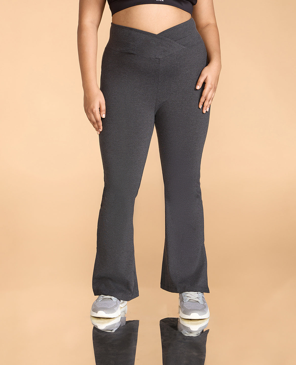 Kourbela Black cotton Compact Chic flare pants < Women's Pants