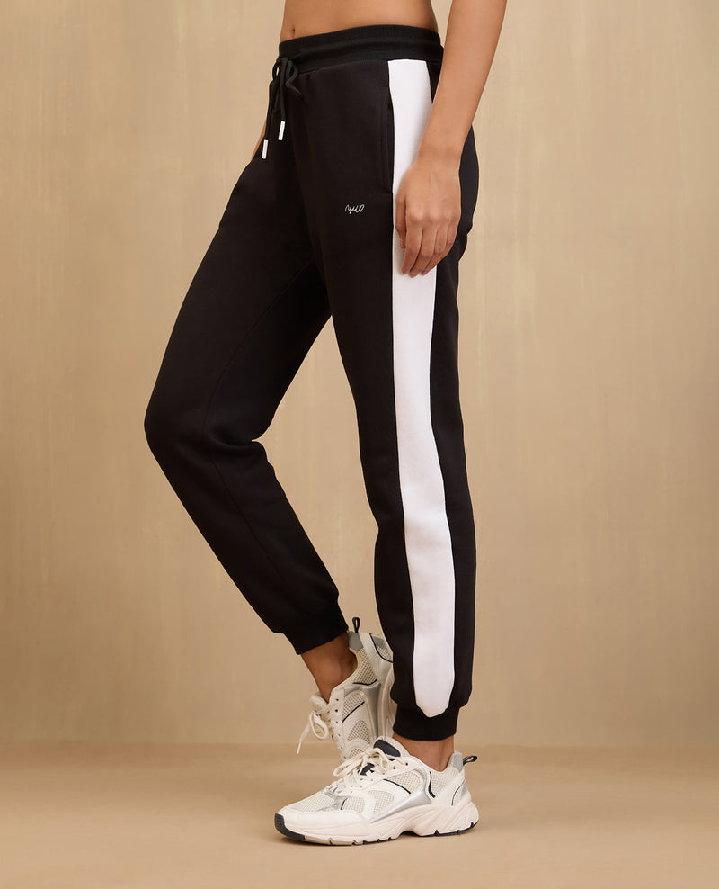 NYKD By Nykaa Cozy Fleece Joggers -NYLE501-Jet Black