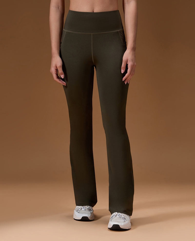 Women Stretchable Flared Pants